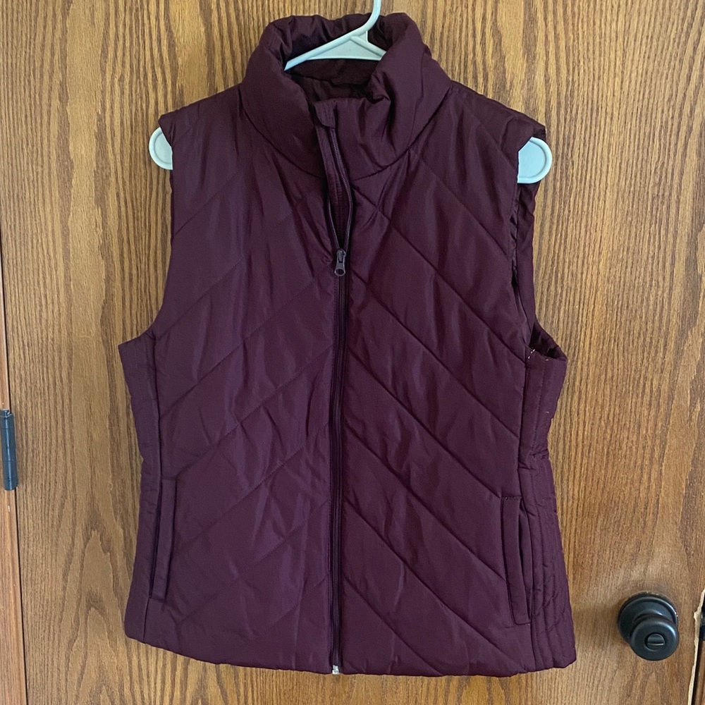 New York & Company Quilted Vest - Deep Burgundy